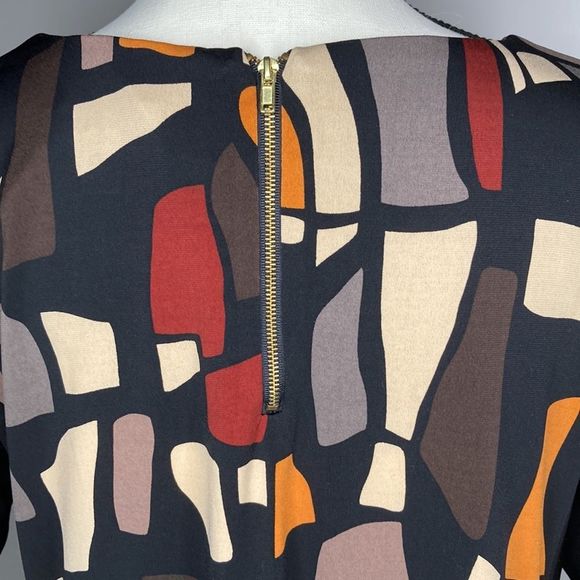 Madison Leigh Dress Mosaic Short Sleeved Dress - Picture 7 of 11